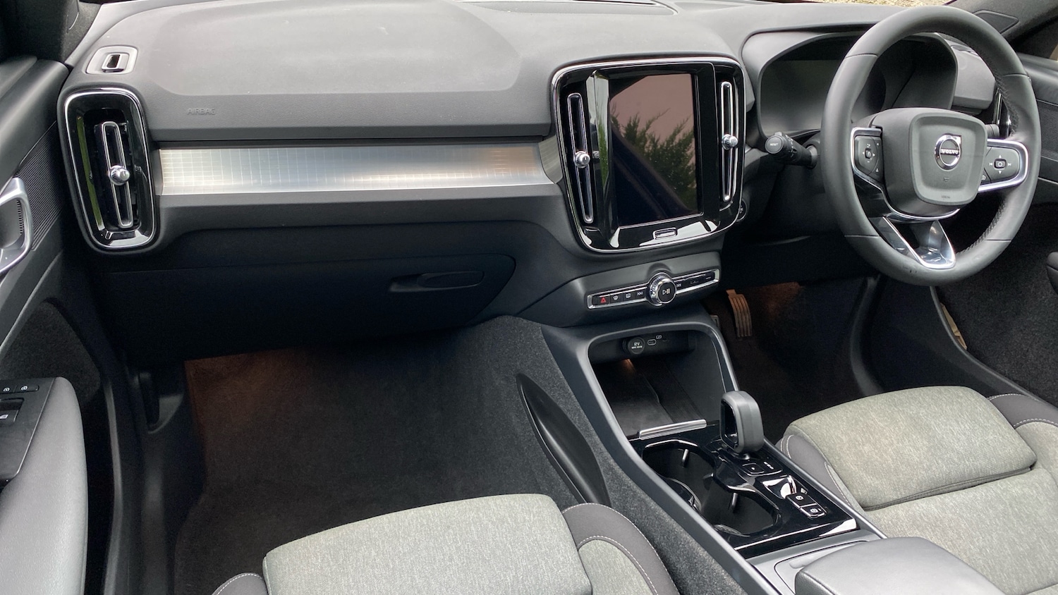 Used Volvo XC40 2023 for sale - 76653220: Photo 4