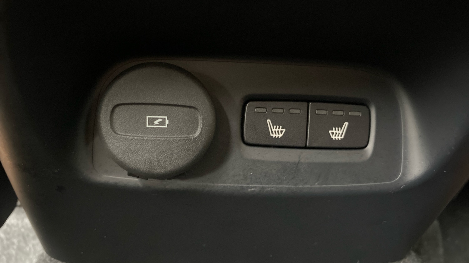 Used Volvo XC40 2023 for sale - 76653220: Photo 42