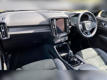 Used Volvo XC40 2022 for sale - 75440503: Photo