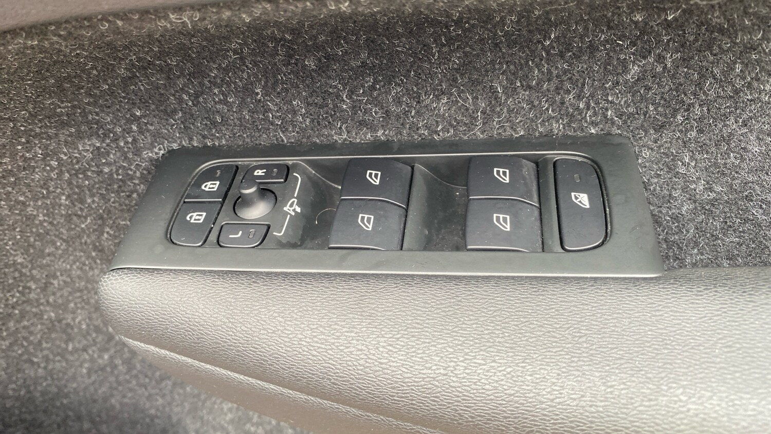 Used Volvo XC40 2020 for sale - 77845186: Photo 23