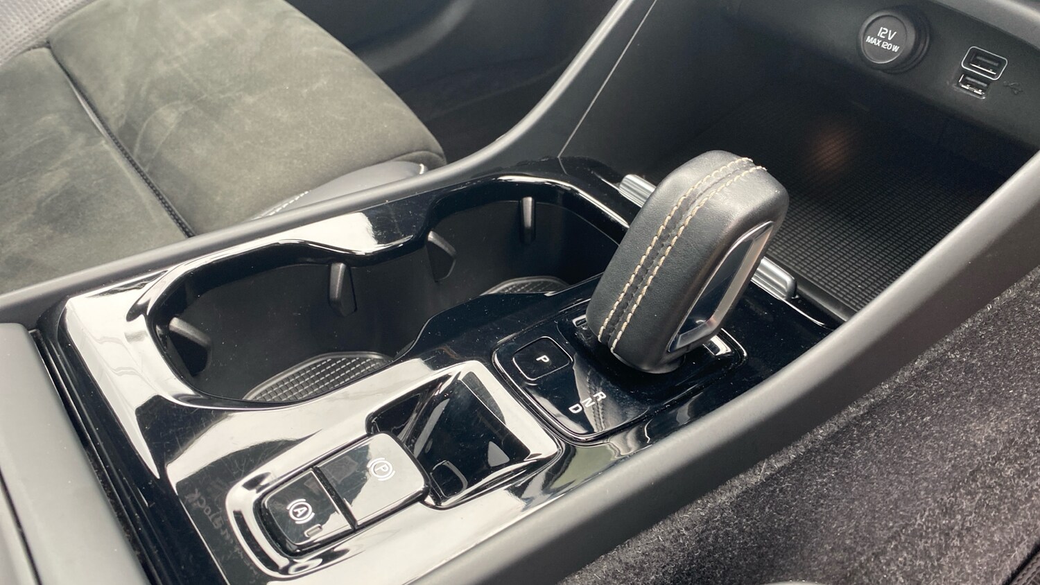 Used Volvo XC40 2020 for sale - 77845186: Photo 25