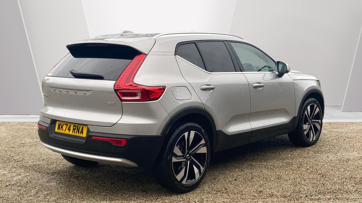 Used Volvo XC40 2024 for sale - 76653305: Photo 2