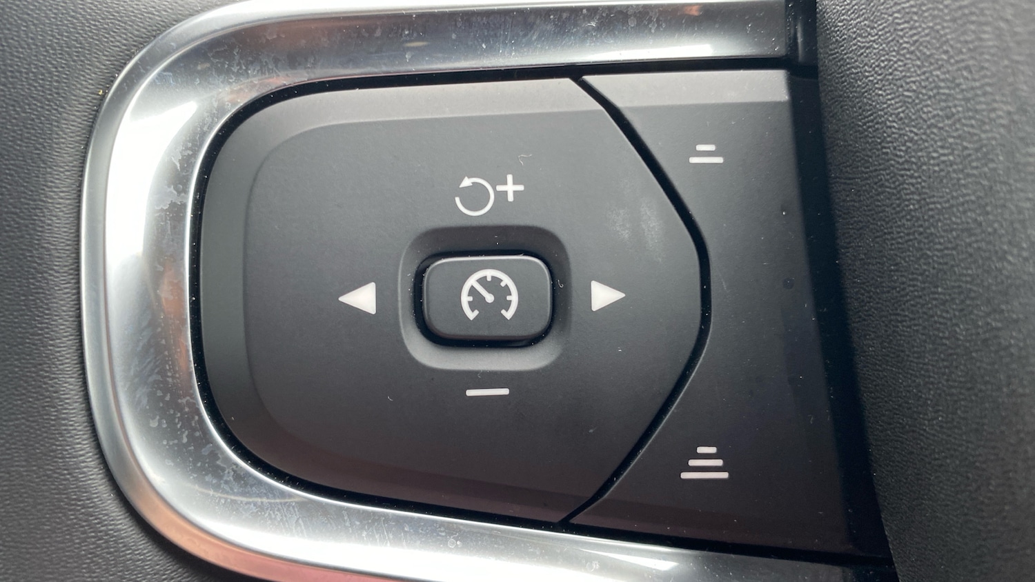 Used Volvo XC40 2024 for sale - 76653305: Photo 21