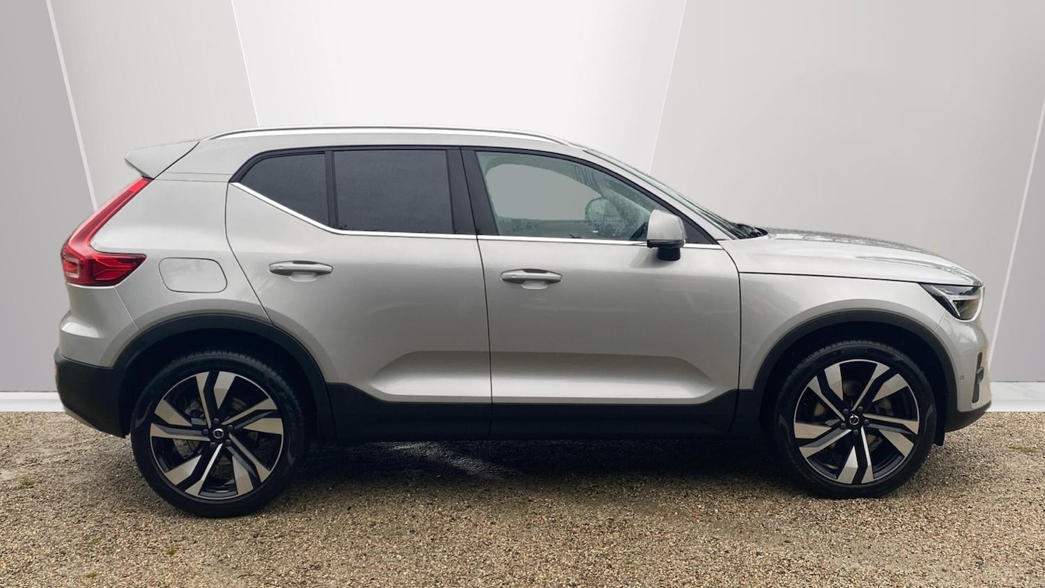 Used Volvo XC40 2024 for sale - 76653305: Photo 3