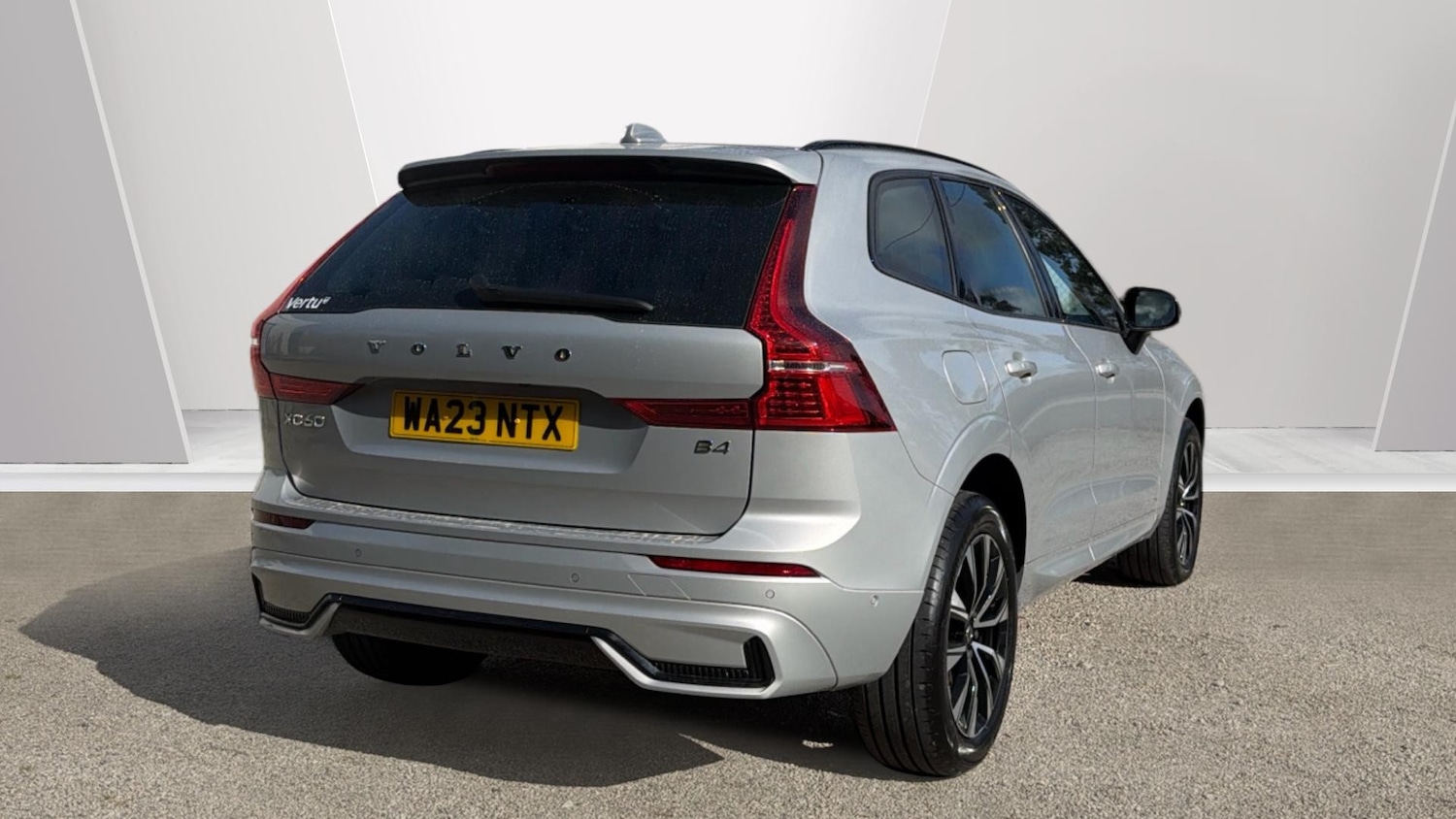 Used Volvo XC60 2023 for sale - 77845184: Photo 2