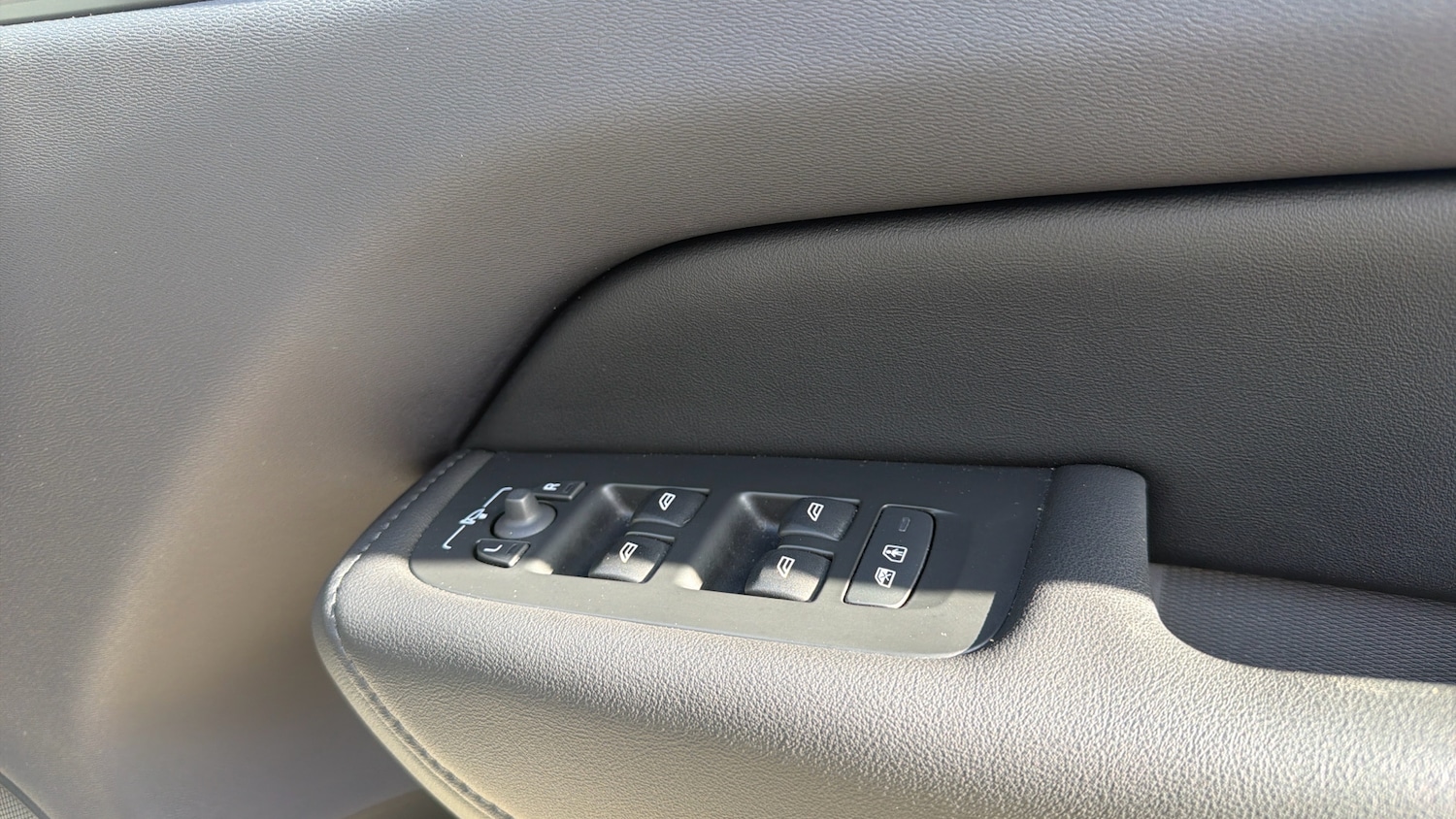 Used Volvo XC60 2023 for sale - 77845184: Photo 24