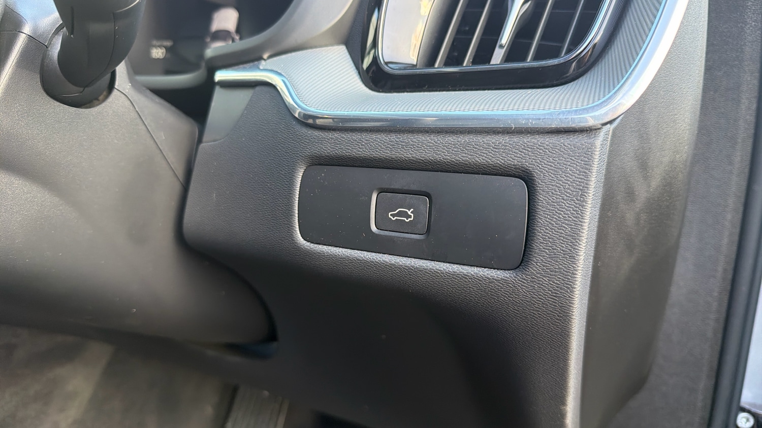 Used Volvo XC60 2023 for sale - 77845184: Photo 35