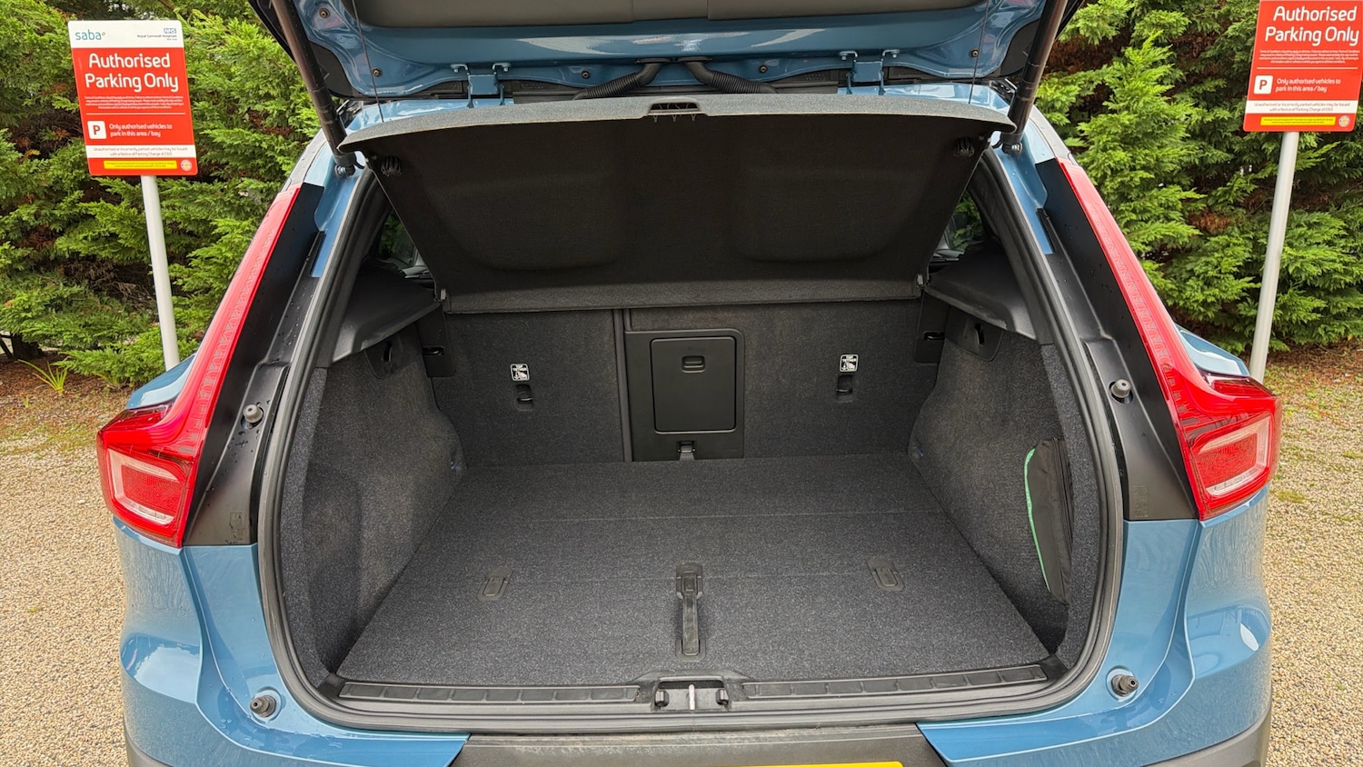 Used Volvo XC40 2022 for sale - 76653312: Photo 17