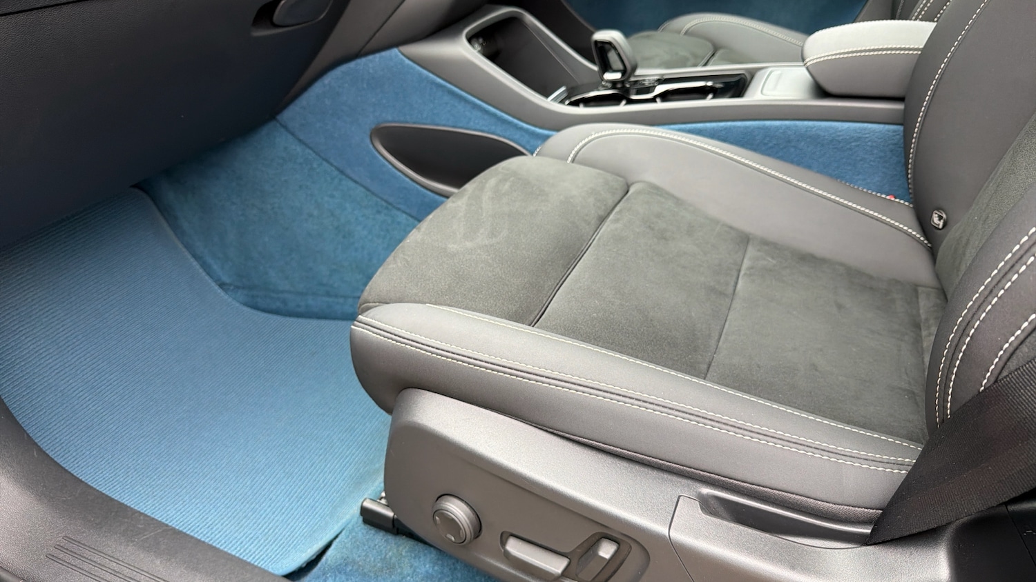 Used Volvo XC40 2022 for sale - 76653312: Photo 27