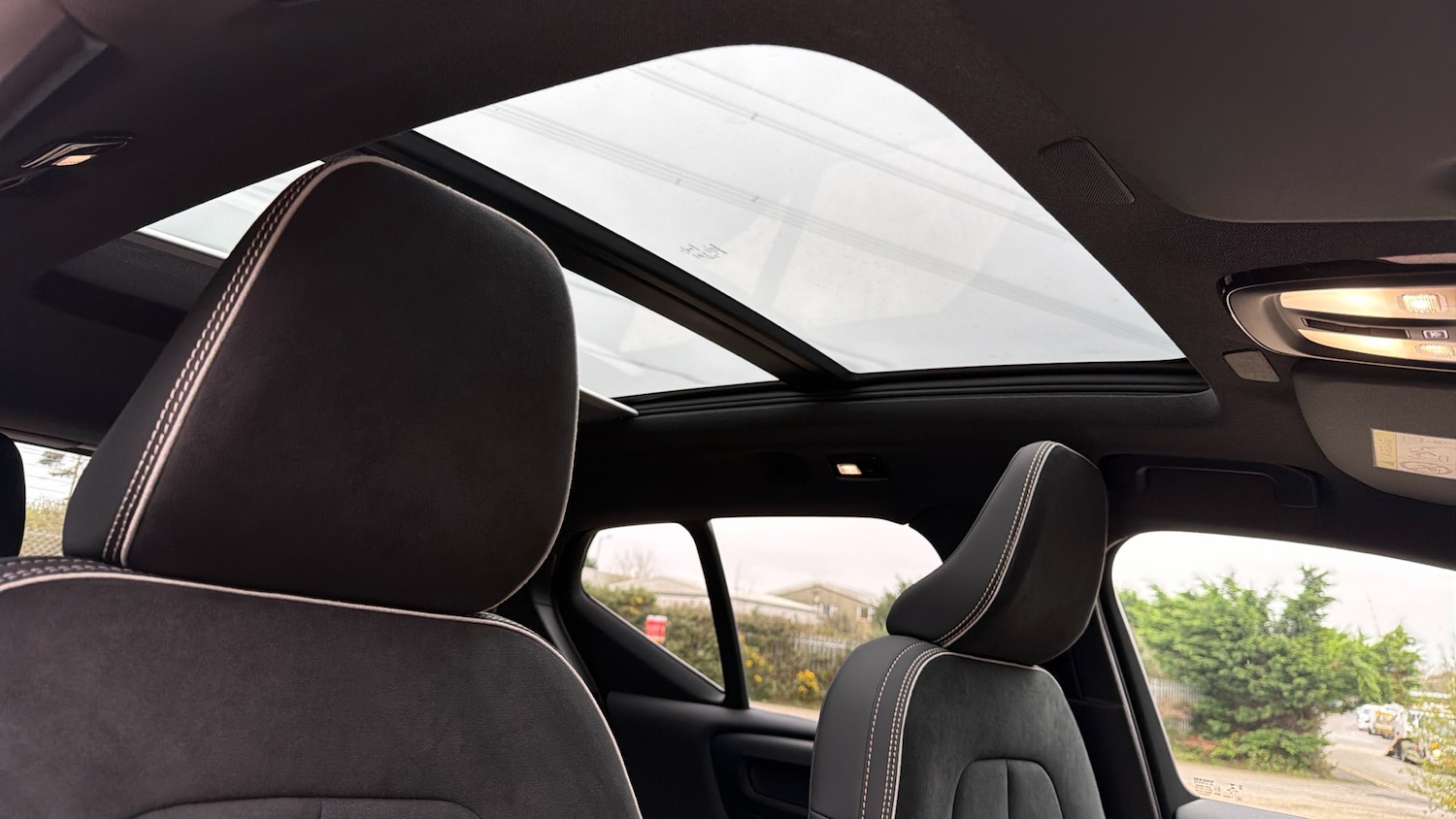 Used Volvo XC40 2022 for sale - 76653312: Photo 39