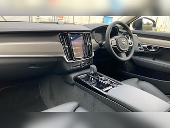 Used Volvo V90 2025 for sale - 75556068: Photo