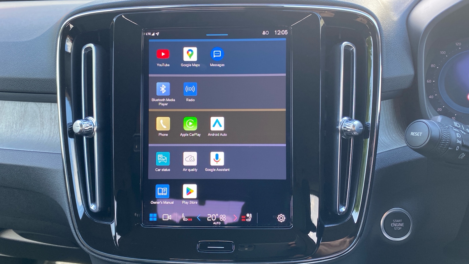 Used Volvo XC40 2023 for sale - 77901459: Photo 12