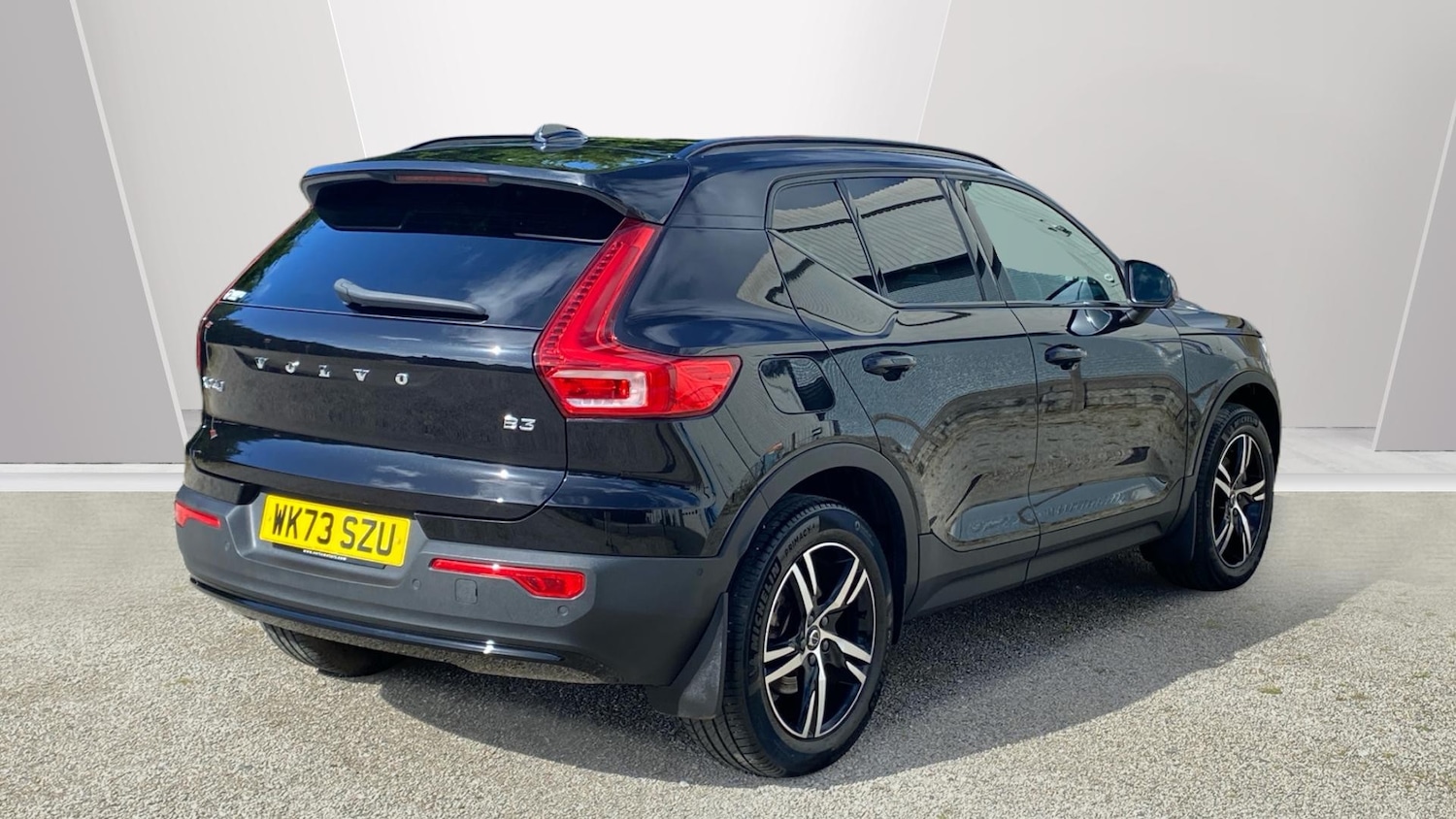Used Volvo XC40 2023 for sale - 77901459: Photo 2
