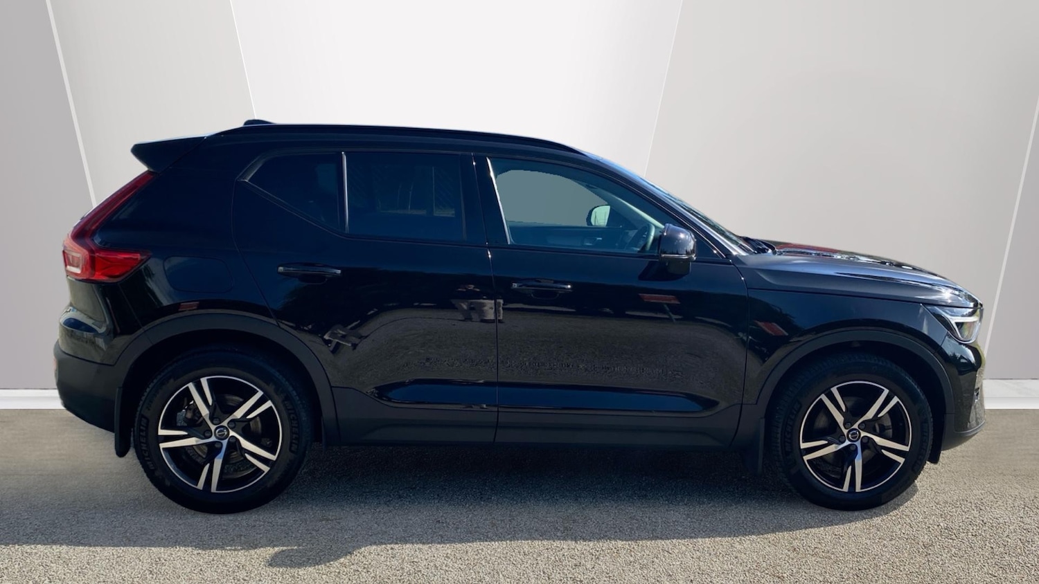 Used Volvo XC40 2023 for sale - 77901459: Photo 3