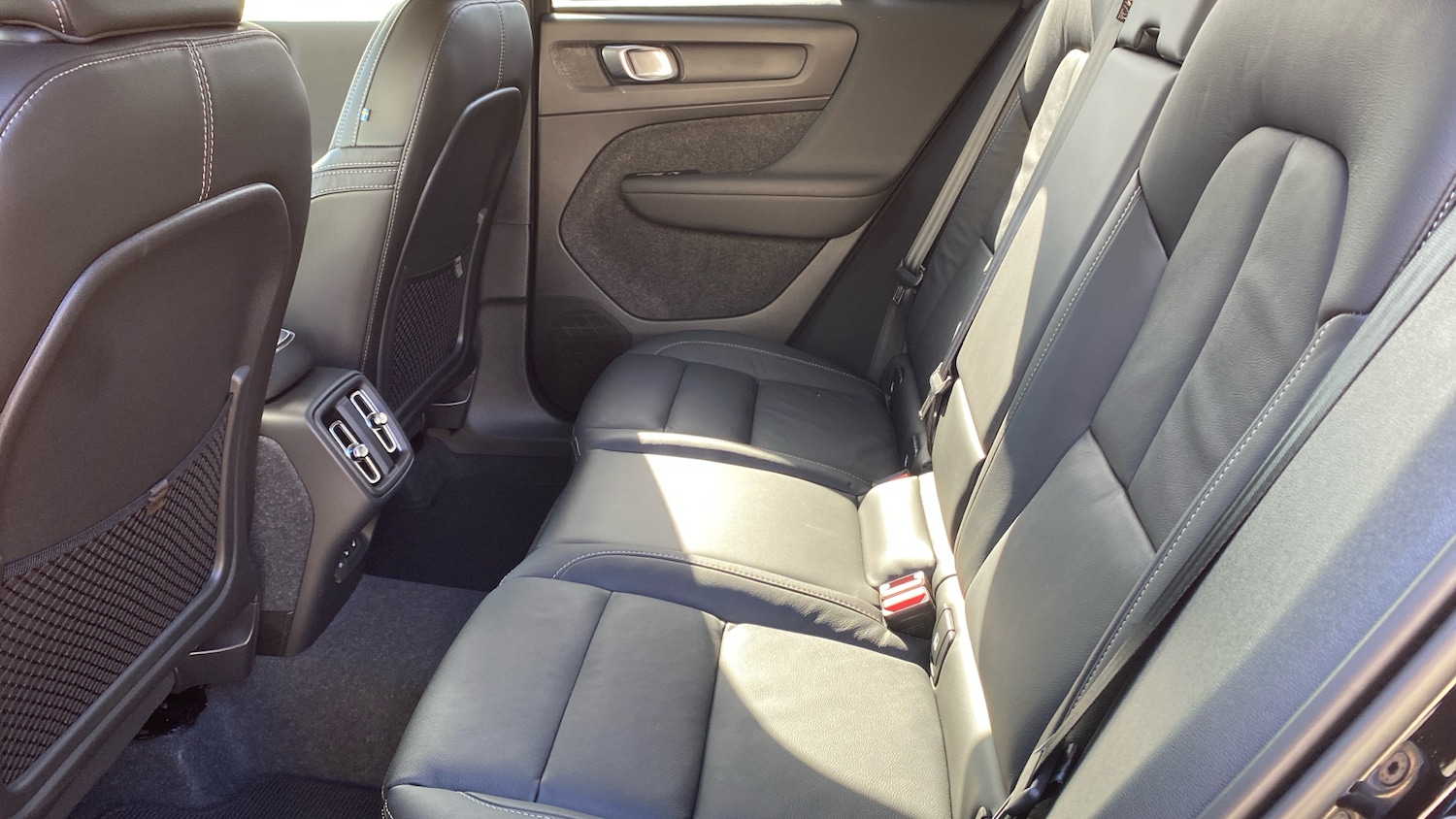 Used Volvo XC40 2023 for sale - 77901459: Photo 33