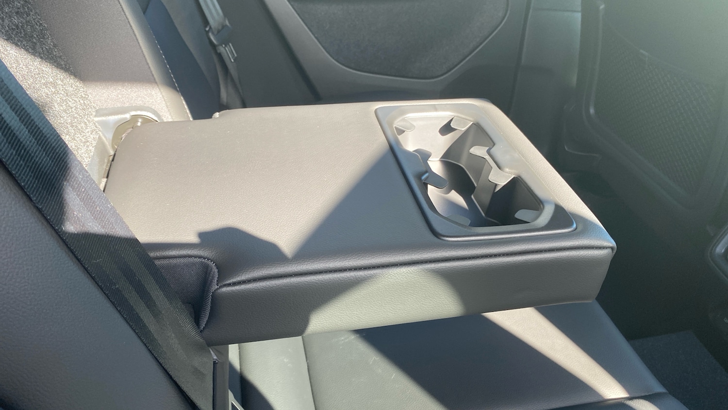 Used Volvo XC40 2023 for sale - 77901459: Photo 34