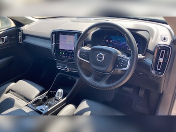 Used Volvo XC40 2025 for sale - 79571158: Photo