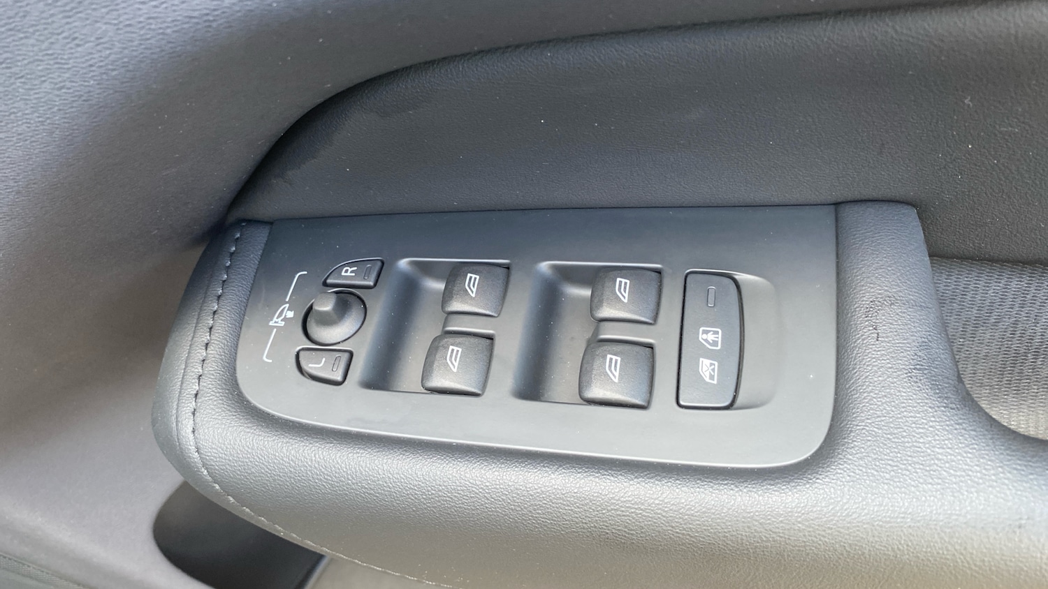 Used Volvo XC60 2022 for sale - 77168437: Photo 24