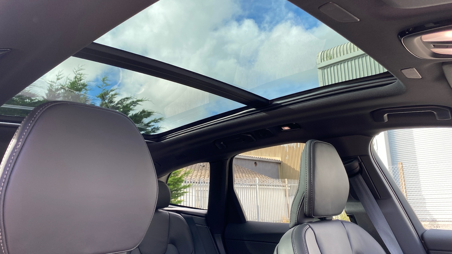 Used Volvo XC60 2025 for sale - 76653289: Photo 39