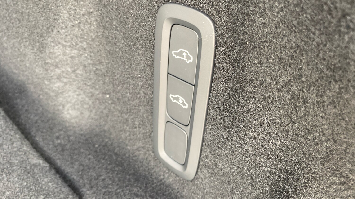 Used Volvo XC60 2025 for sale - 76653289: Photo 40