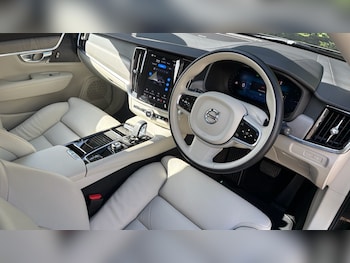 Used Volvo V90 2025 for sale - 77720957: Photo