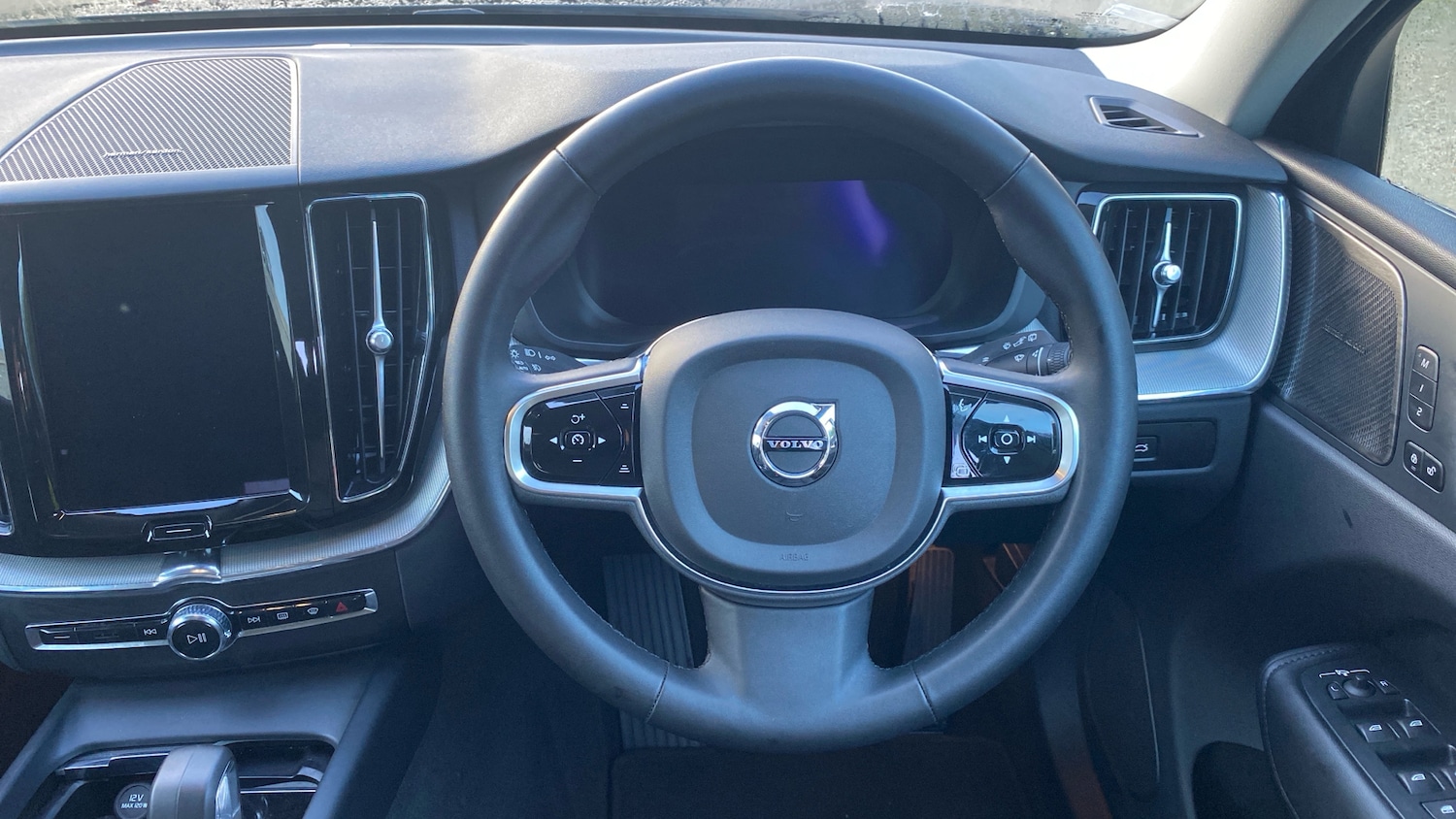 Used Volvo XC60 2023 for sale - 76653330: Photo 10