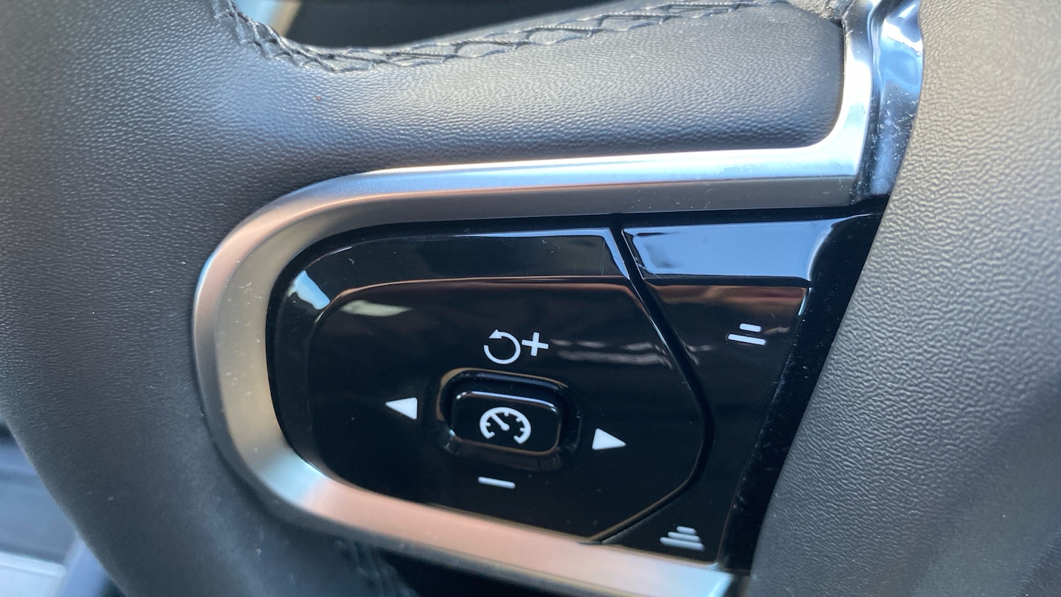 Used Volvo XC60 2023 for sale - 76653330: Photo 20