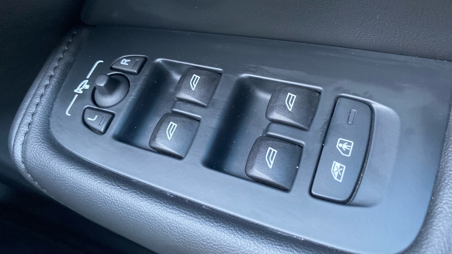 Used Volvo XC60 2023 for sale - 76653330: Photo 23