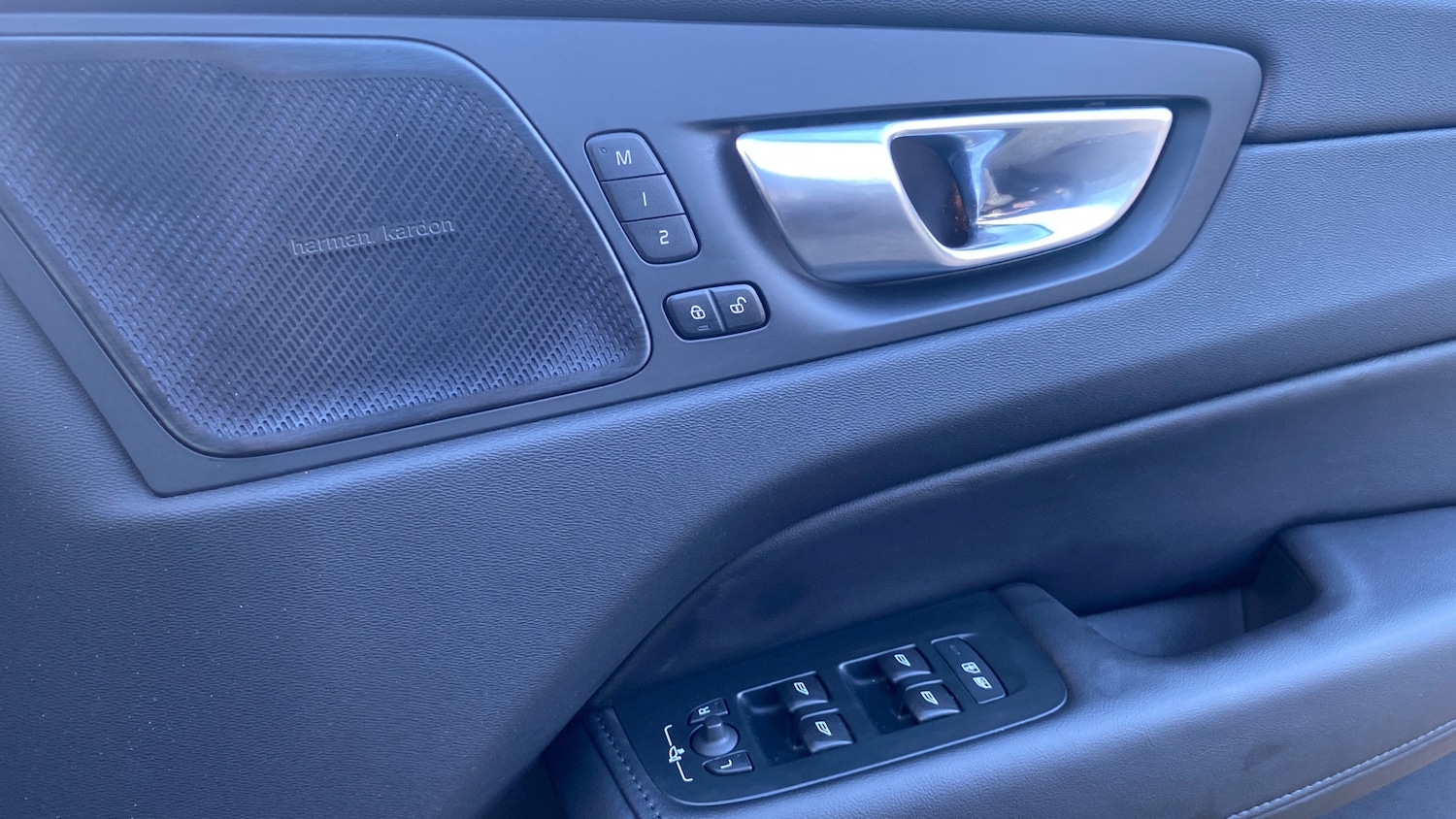 Used Volvo XC60 2023 for sale - 76653330: Photo 28