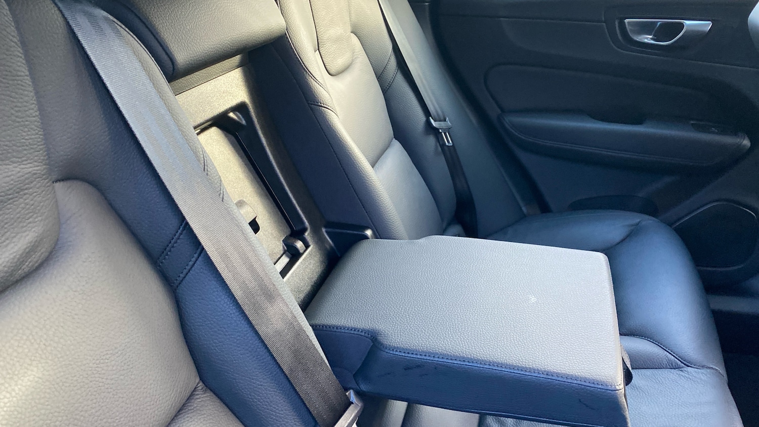 Used Volvo XC60 2023 for sale - 76653330: Photo 32