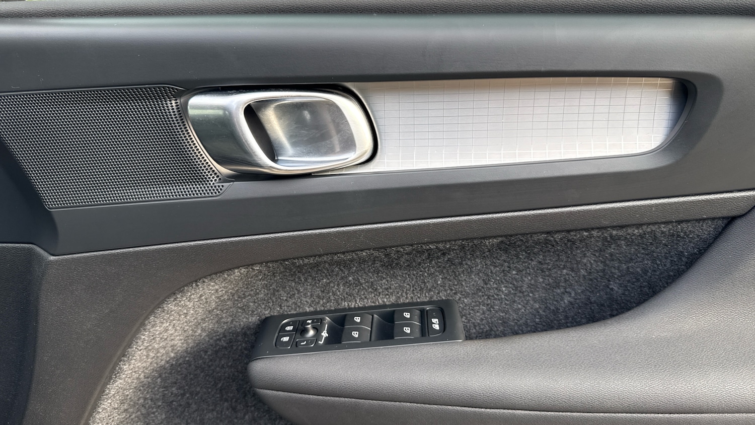 Used Volvo XC40 2023 for sale - 76653282: Photo 15