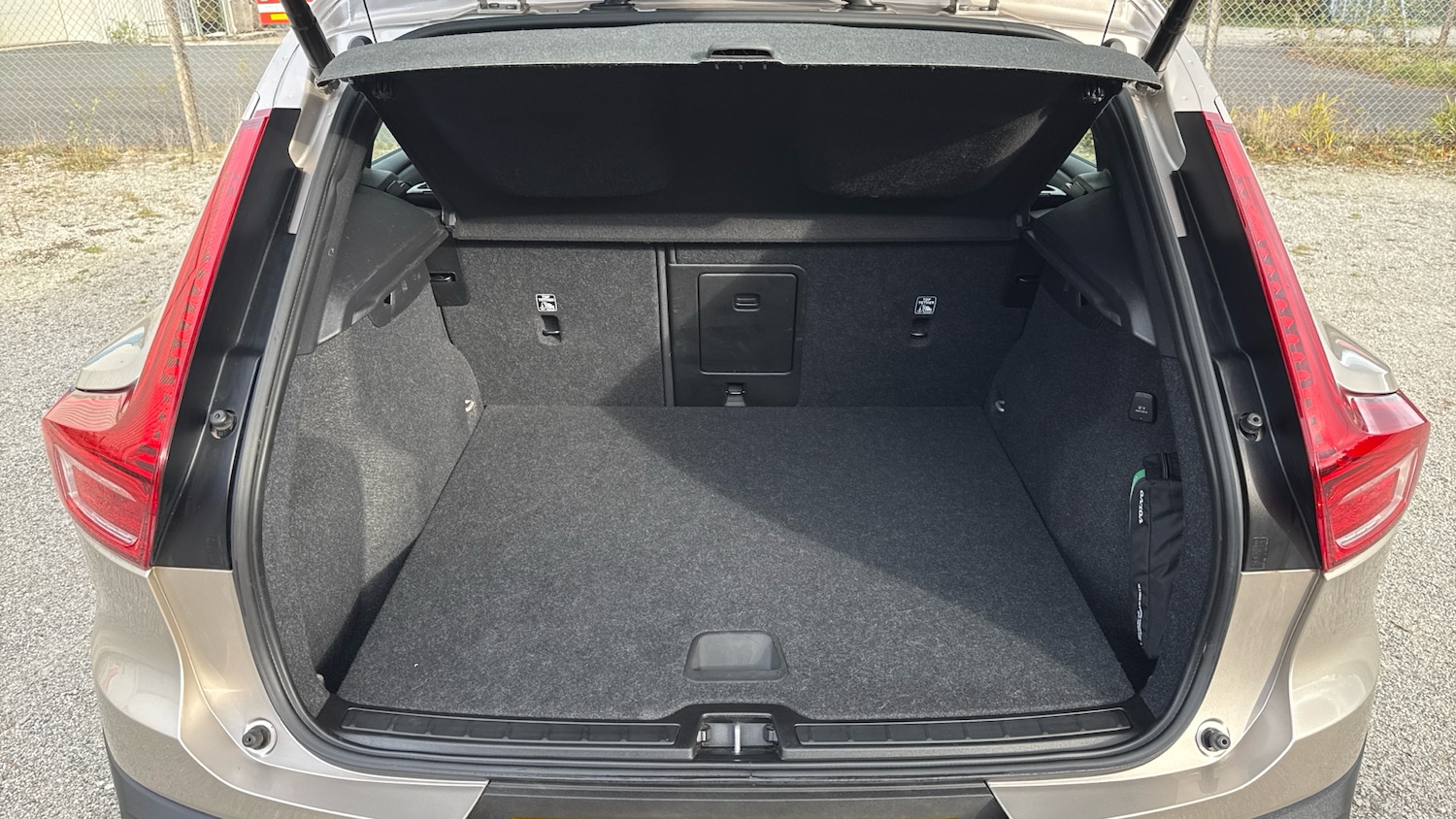 Used Volvo XC40 2023 for sale - 76653282: Photo 17