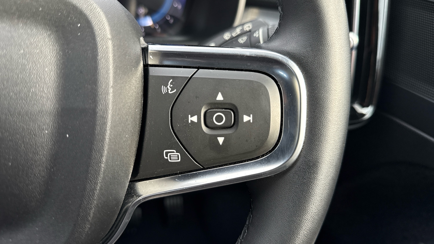 Used Volvo XC40 2023 for sale - 76653282: Photo 19