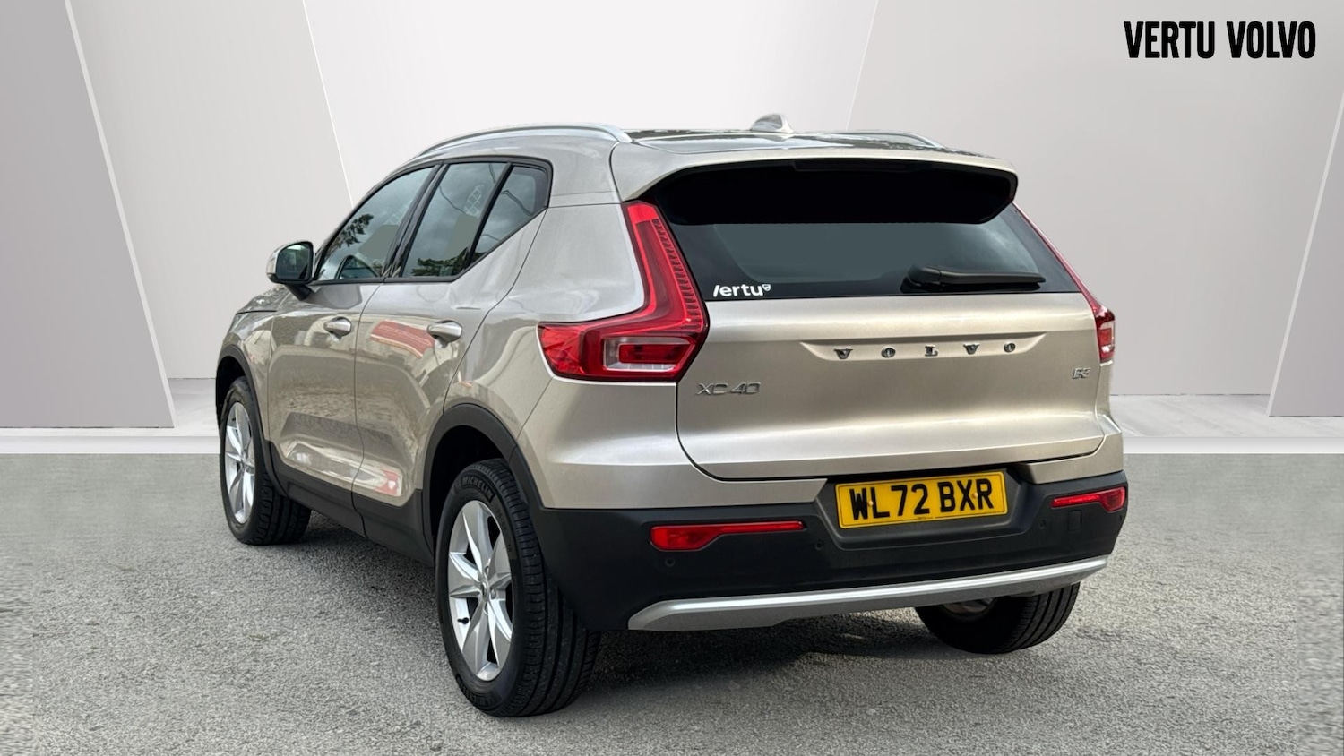 Used Volvo XC40 2023 for sale - 76653282: Photo 2