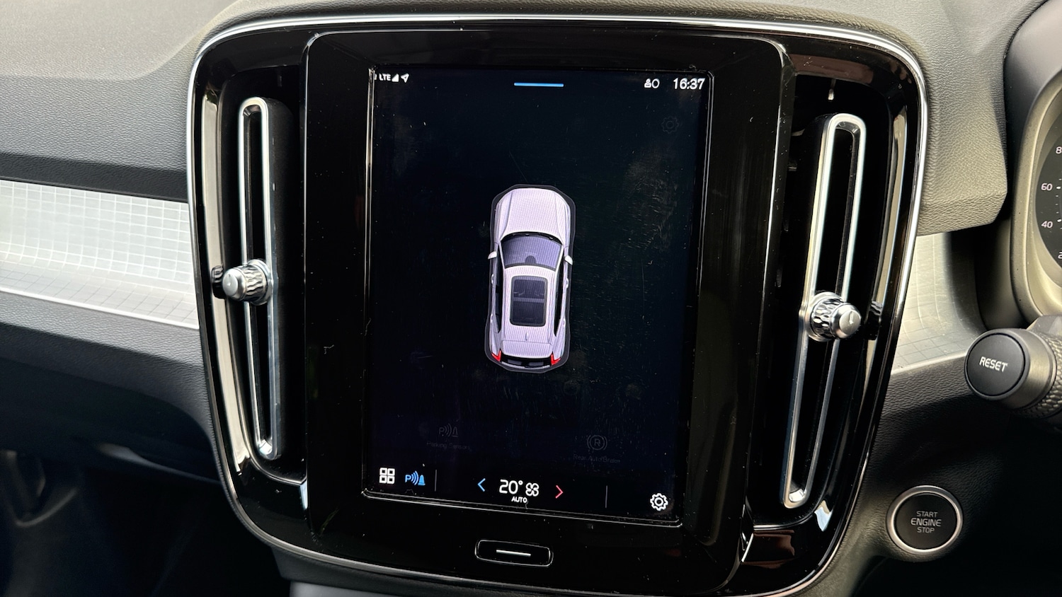 Used Volvo XC40 2023 for sale - 76653282: Photo 32