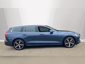 Used Volvo V60 2022 for sale - 76653296: Photo