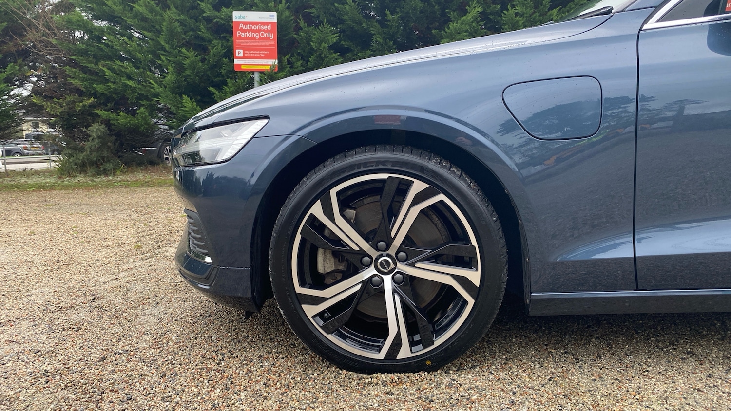 Used Volvo V60 2022 for sale - 76653296: Photo 9