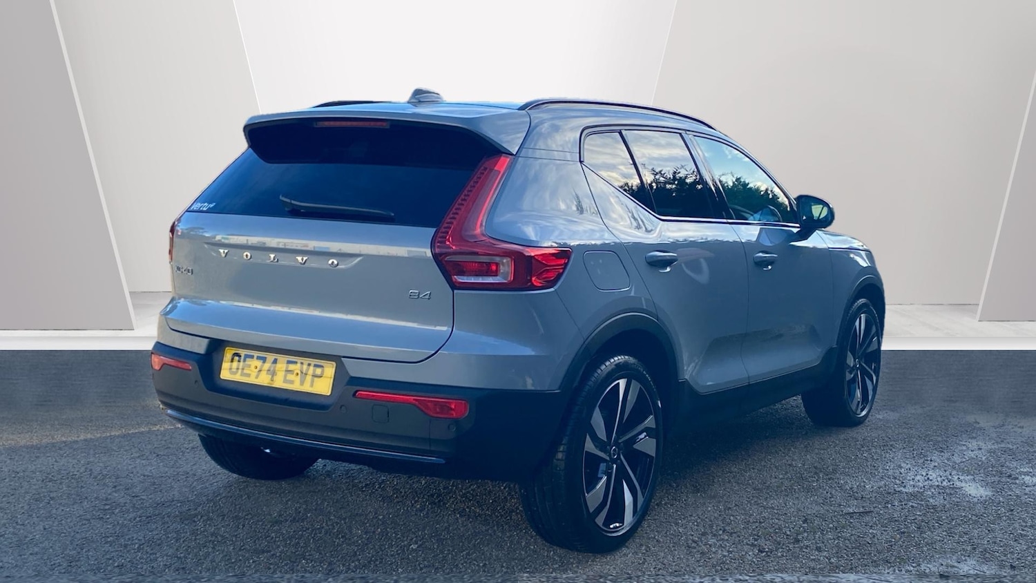 Used Volvo XC40 2024 for sale - 76653314: Photo 2