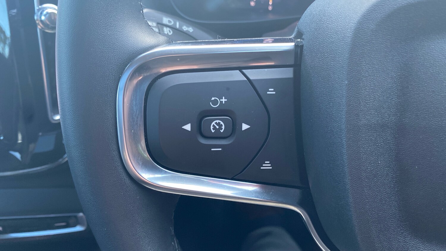 Used Volvo XC40 2024 for sale - 76653314: Photo 20