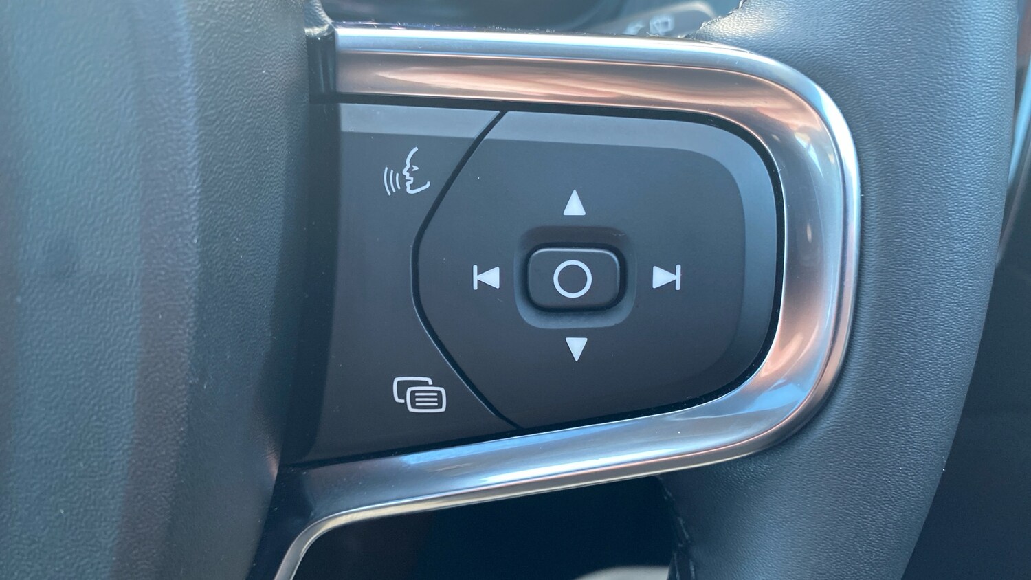 Used Volvo XC40 2024 for sale - 76653314: Photo 21