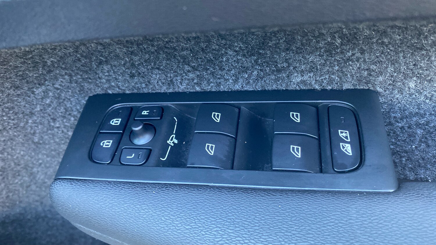 Used Volvo XC40 2024 for sale - 76653314: Photo 23