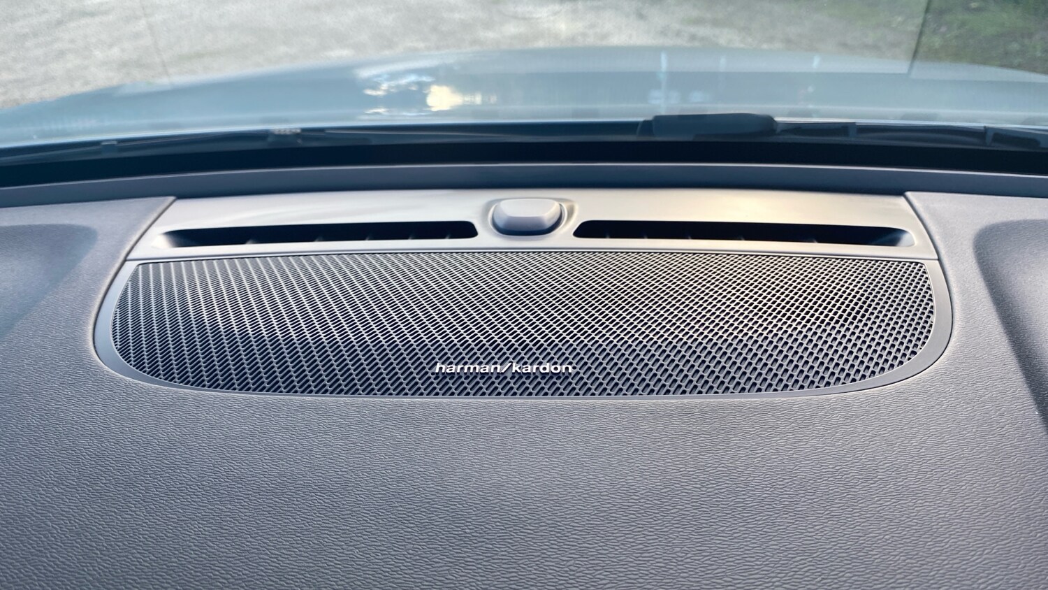 Used Volvo XC40 2024 for sale - 76653314: Photo 24