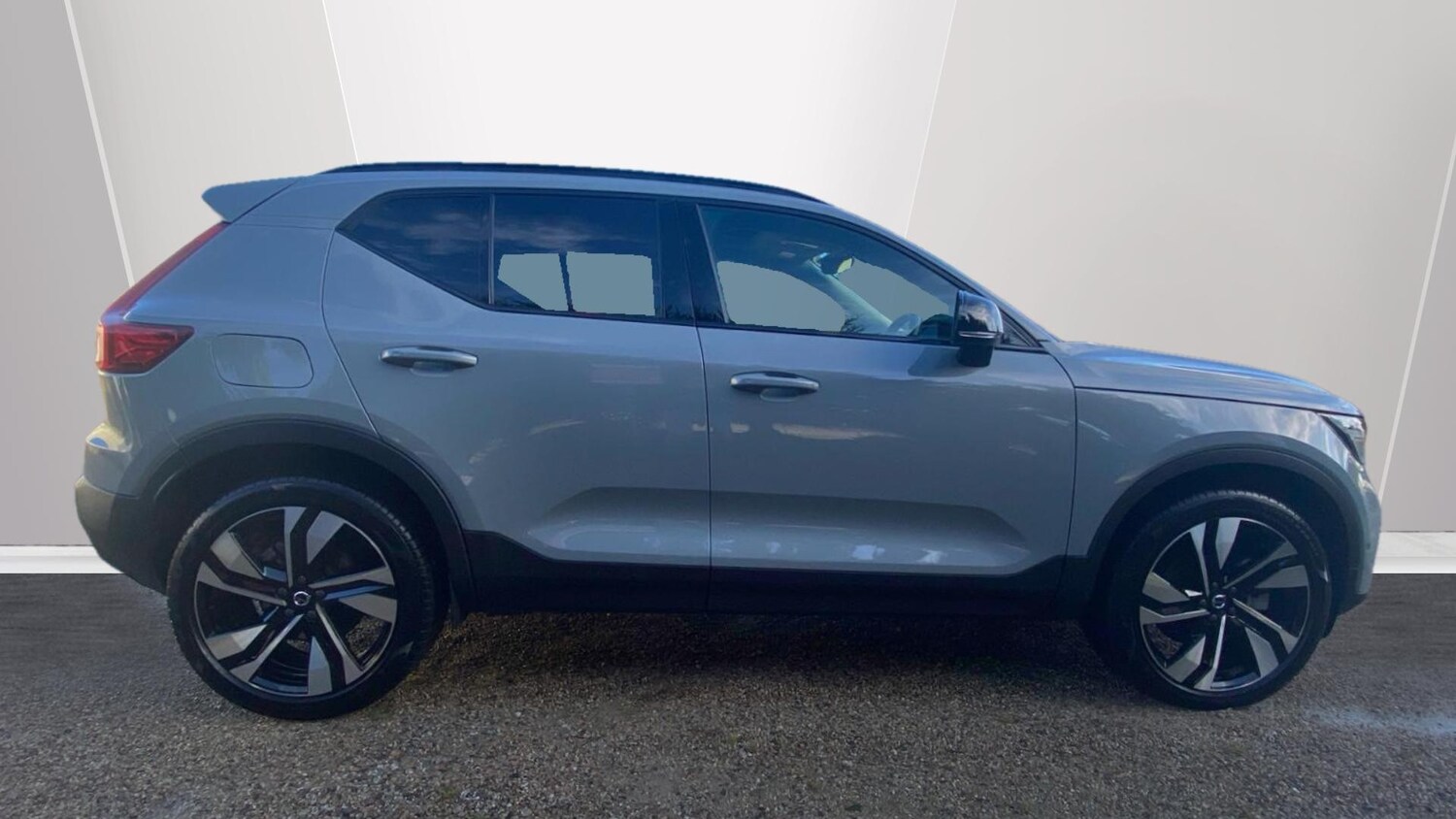 Used Volvo XC40 2024 for sale - 76653314: Photo 3