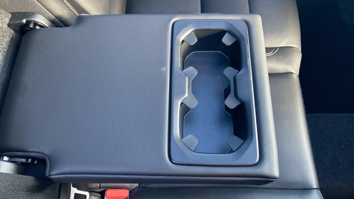 Used Volvo XC40 2024 for sale - 76653314: Photo 32