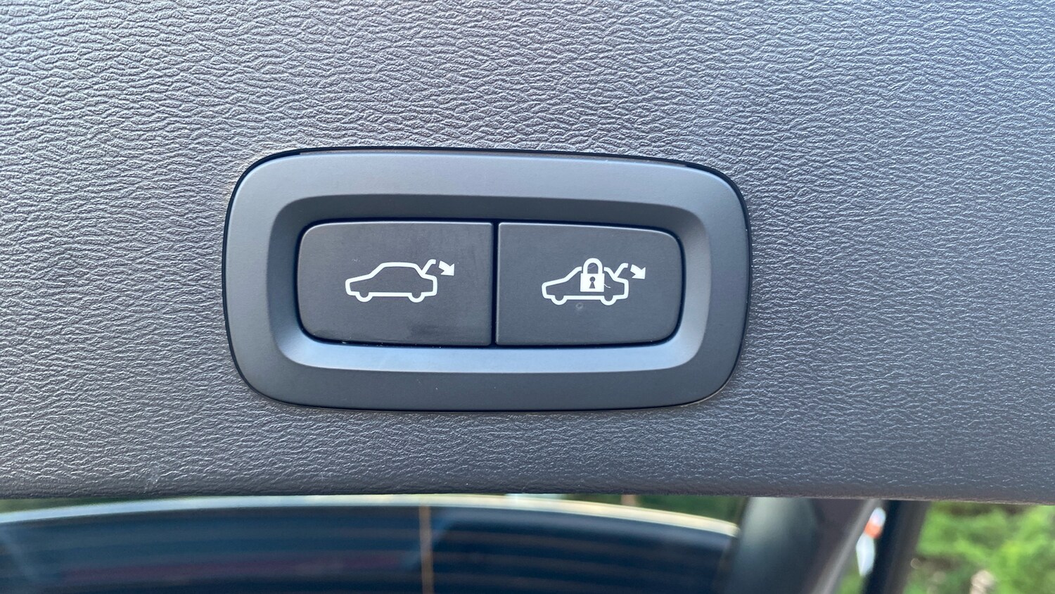 Used Volvo XC40 2024 for sale - 76653314: Photo 33