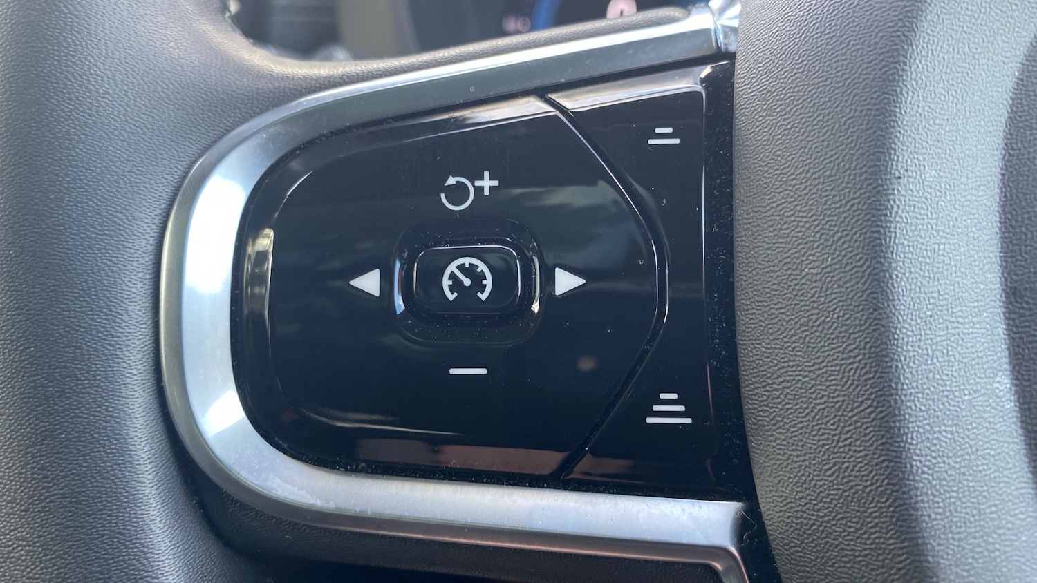 Used Volvo XC60 2023 for sale - 77326758: Photo 21