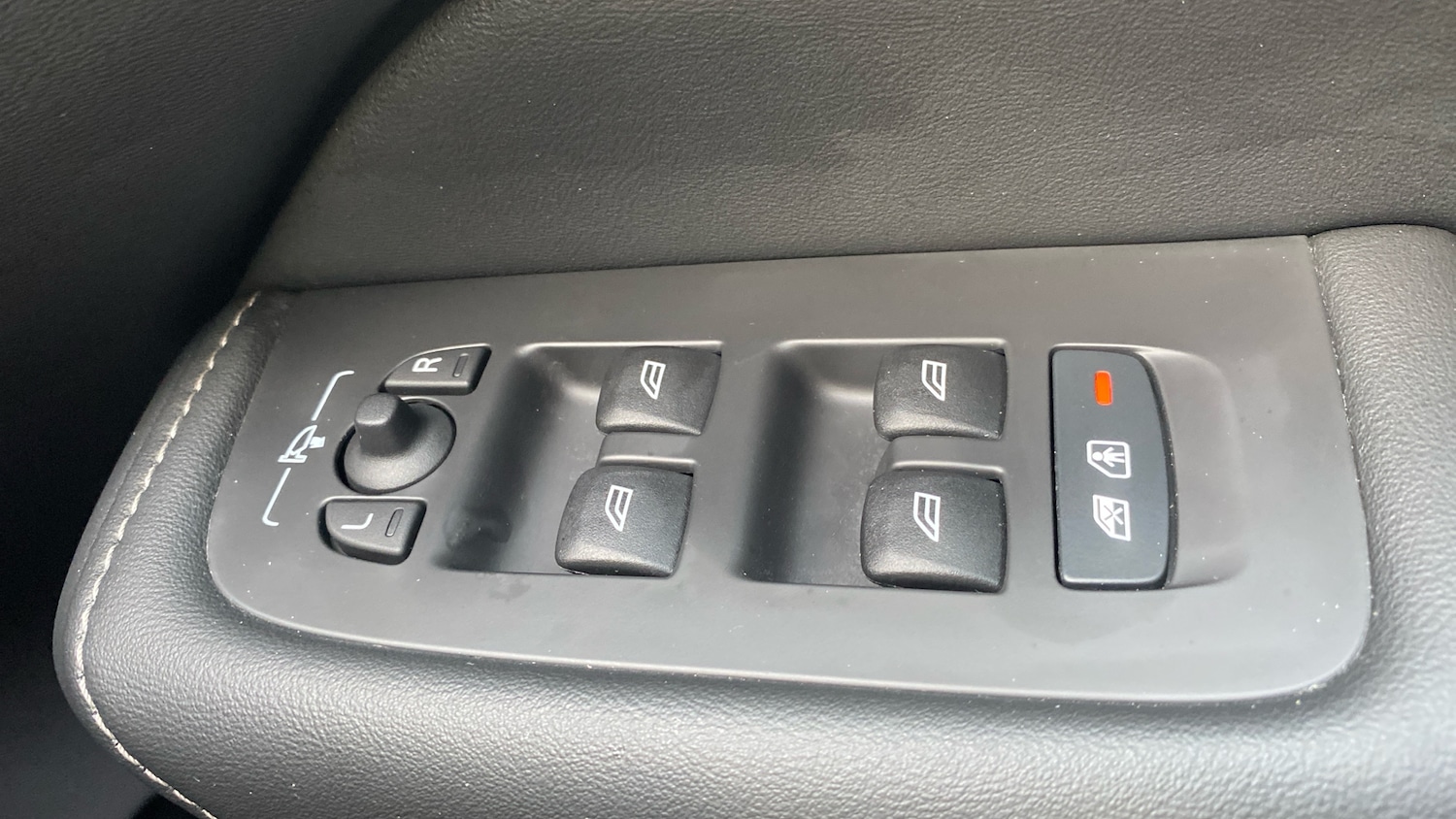 Used Volvo XC60 2023 for sale - 77326758: Photo 24