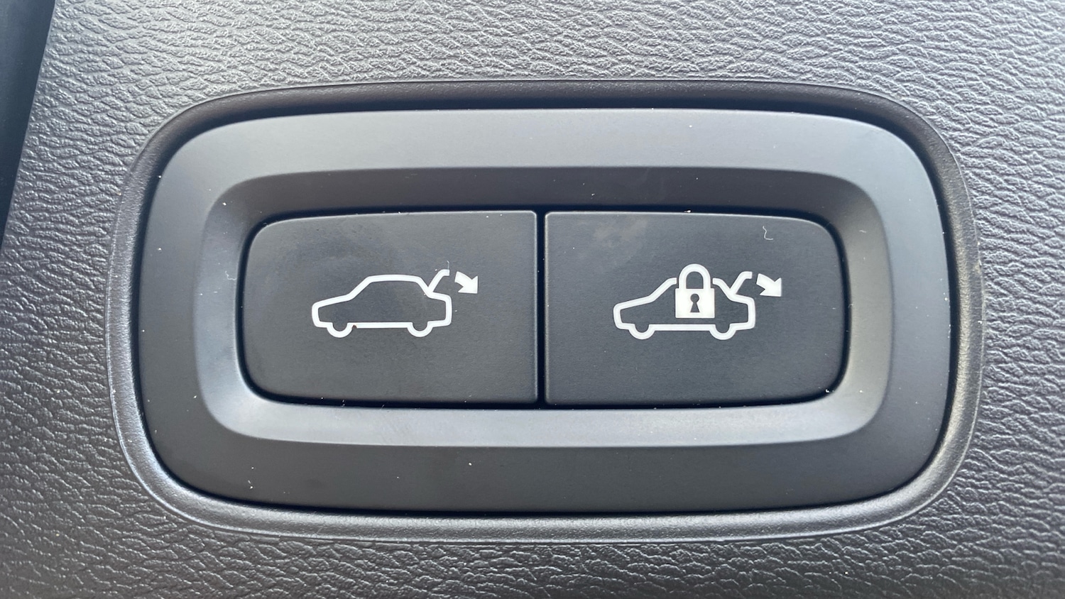 Used Volvo XC60 2023 for sale - 77326758: Photo 35