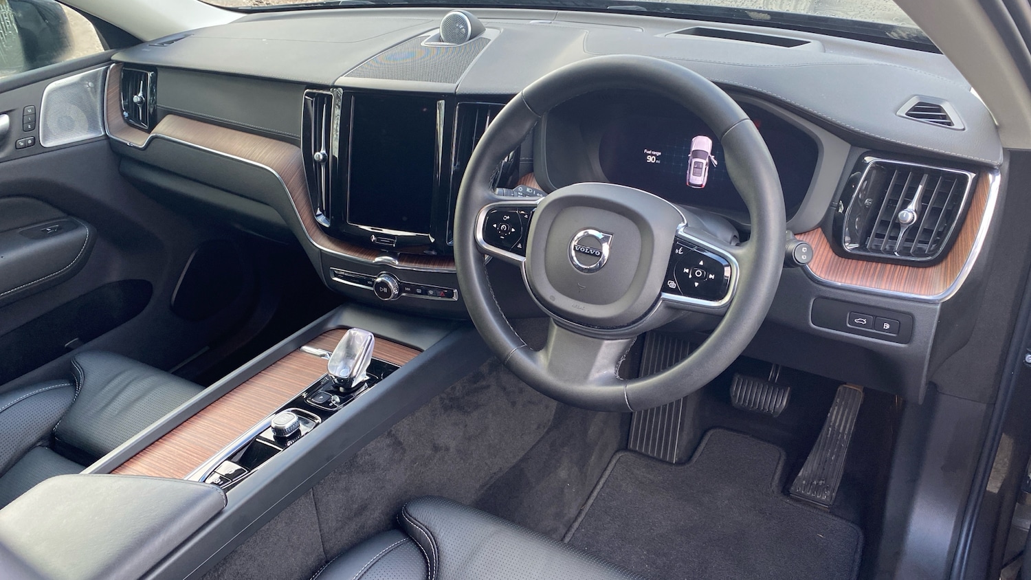 Used Volvo XC60 2023 for sale - 77326758: Photo 4