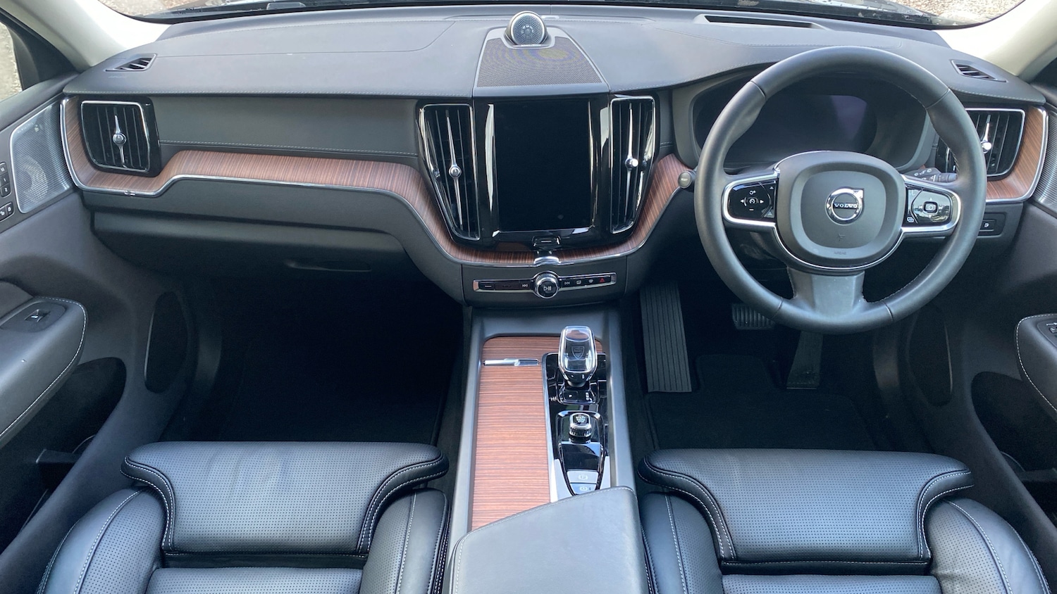 Used Volvo XC60 2023 for sale - 77326758: Photo 5